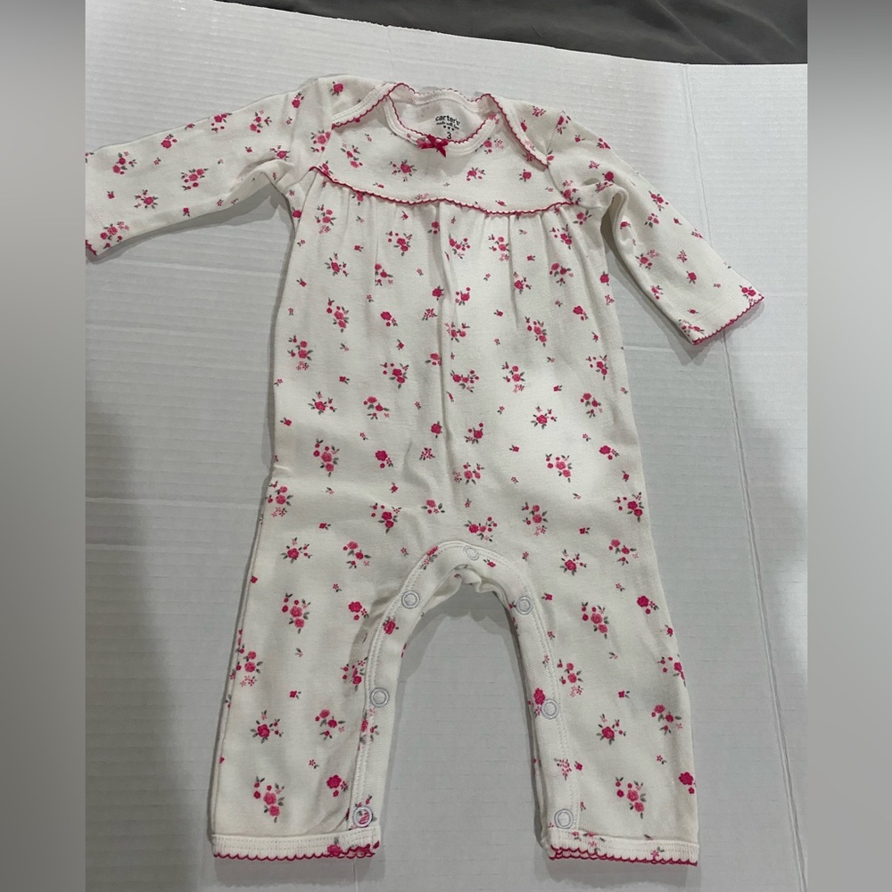 Carters baby girl white romper with flowers footless size 3 months